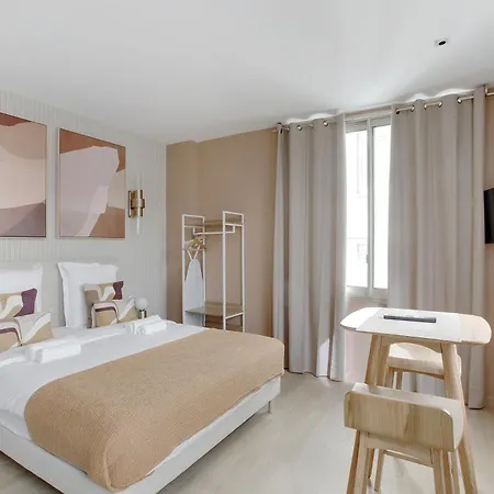 Modern With Cozy Atmosphere In נואי סור סיין