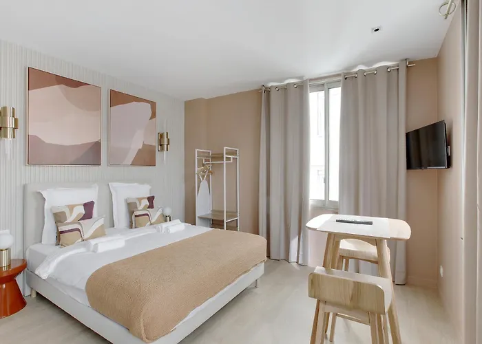 Modern With Cozy Atmosphere In נואי סור סיין