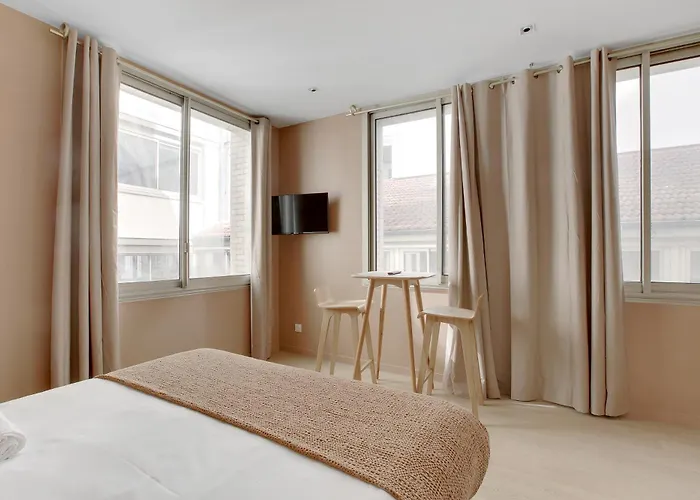 Modern With Cozy Atmosphere In * נואי סור סיין
